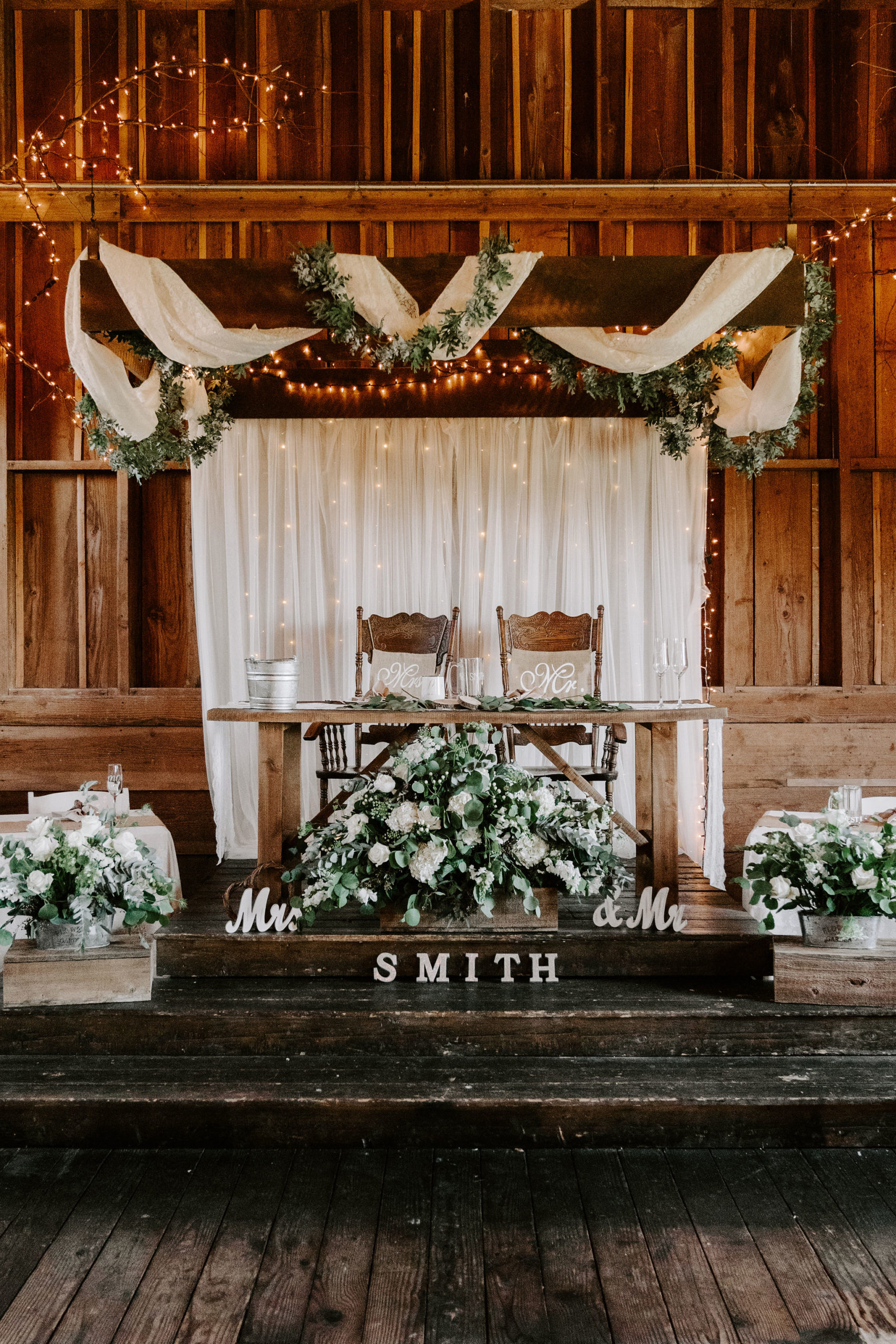 The Barn on Jackson wedding decorations