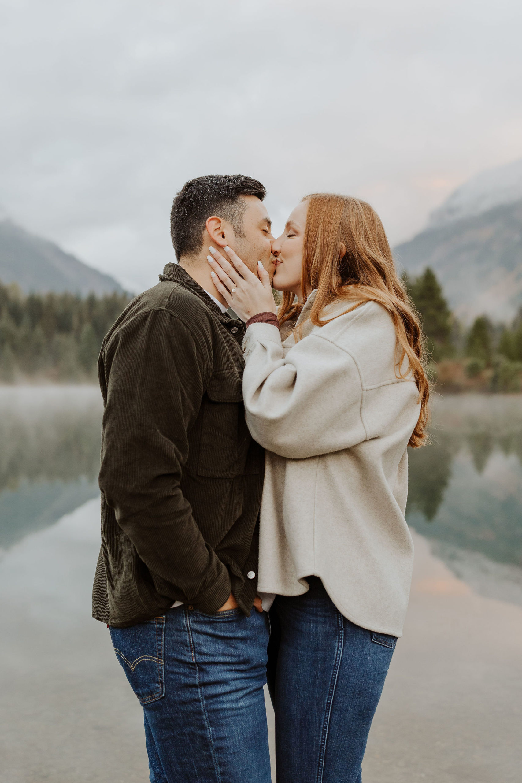 couple kissing at Gold Creek Pond